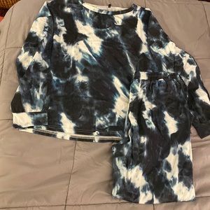 Blue and white tie dye set lightly worn